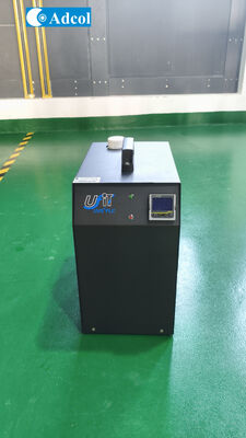 Компактный термоэлектрический жидкостный охладитель с радиаторами высокой плотности и фирменными вентиляторами для отвода тепла в лабораторных условиях