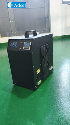 Компактный термоэлектрический жидкостный охладитель с радиаторами высокой плотности и фирменными вентиляторами для отвода тепла в лабораторных условиях